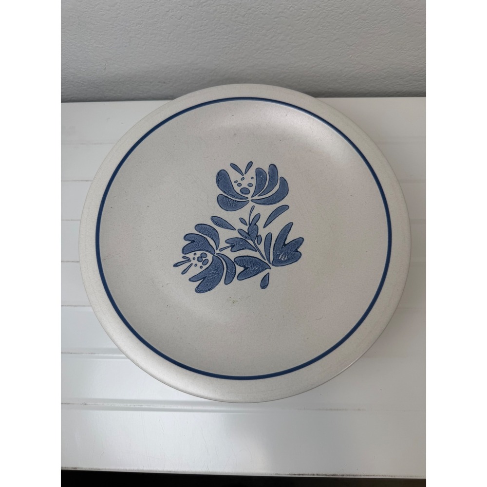 Pfaltzgraff Yorktowne Set 7 Dinner Plates Blue Floral Stoneware USA 10.25 Inch